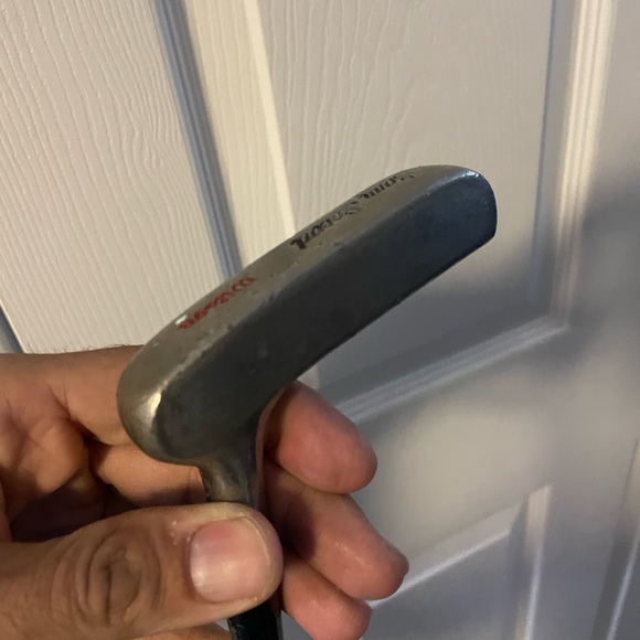 wilson vintage putter sigbature Sam Snead 
double sided 
Used - Picture 7 of 7